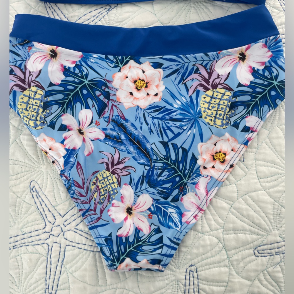 NEW Al'MAGE Women's High Waisted
Bikini Swimsuit Set - Picture 3 of 3